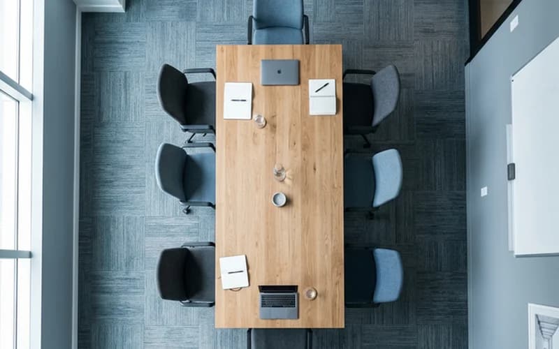 Droit des sociétés et conseil juridique